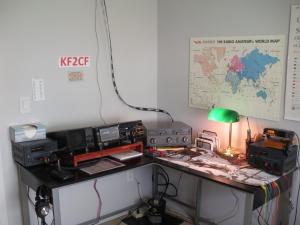 KF2CF-radio-room